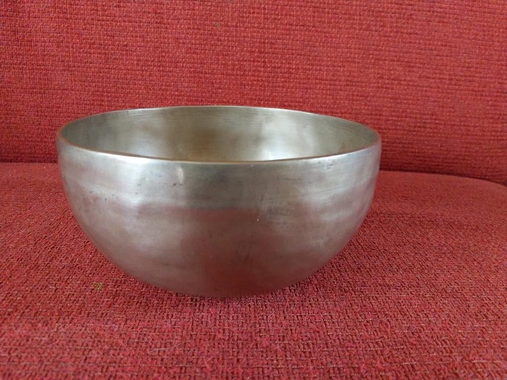 Handgeklopte klankschaal uit Nepal, Muziek en Instrumenten, Percussie, Ophalen of Verzenden, Zo goed als nieuw, Melodische percussie