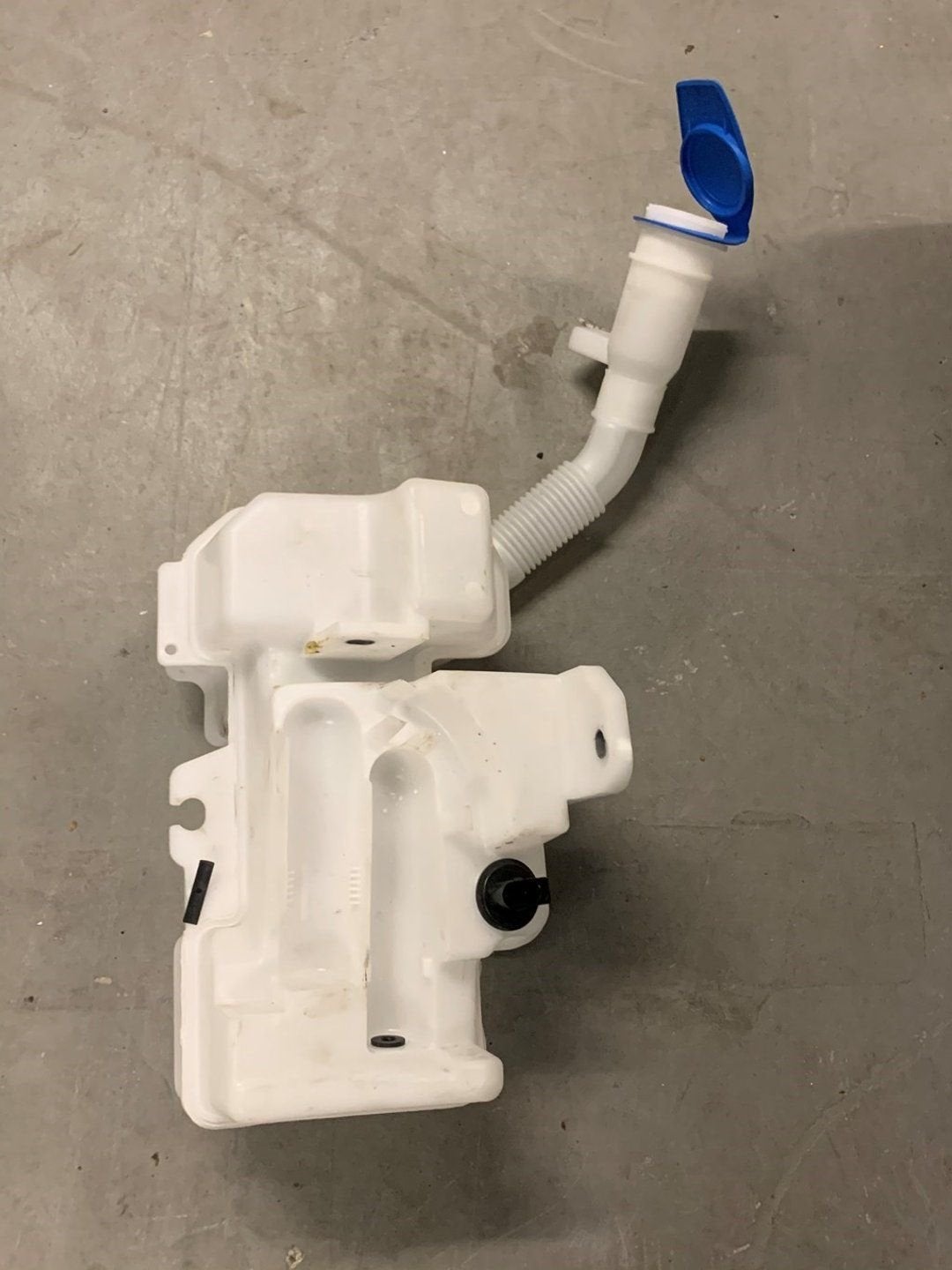 Audi Q3 Ruitensproeier reservoir 8U0955451N, Auto-onderdelen, Ruiten en Toebehoren, Gebruikt, -, -, Ophalen of Verzenden