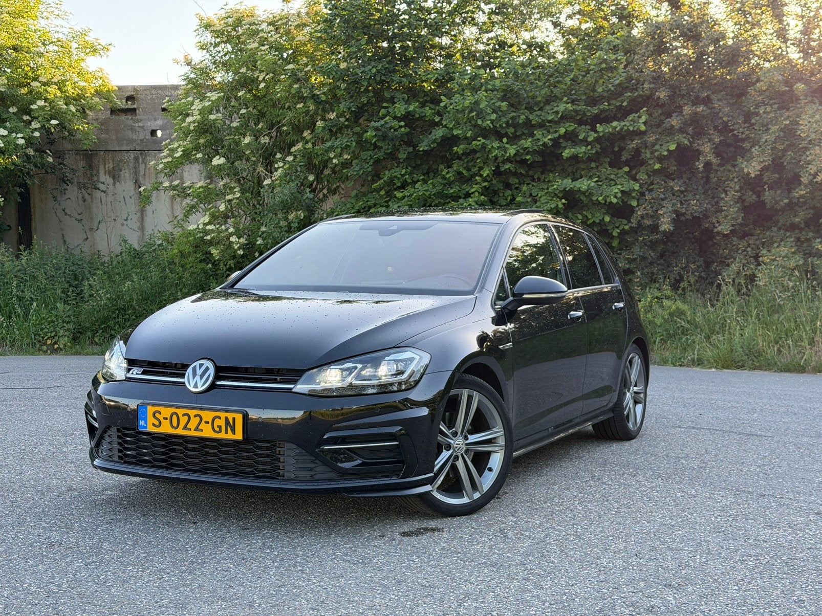 Volkswagen Golf 7.5 R-line 1.5 TSI 150pk, Auto's, 1498 cc, 4 cilinders, Zwart, 149 pk