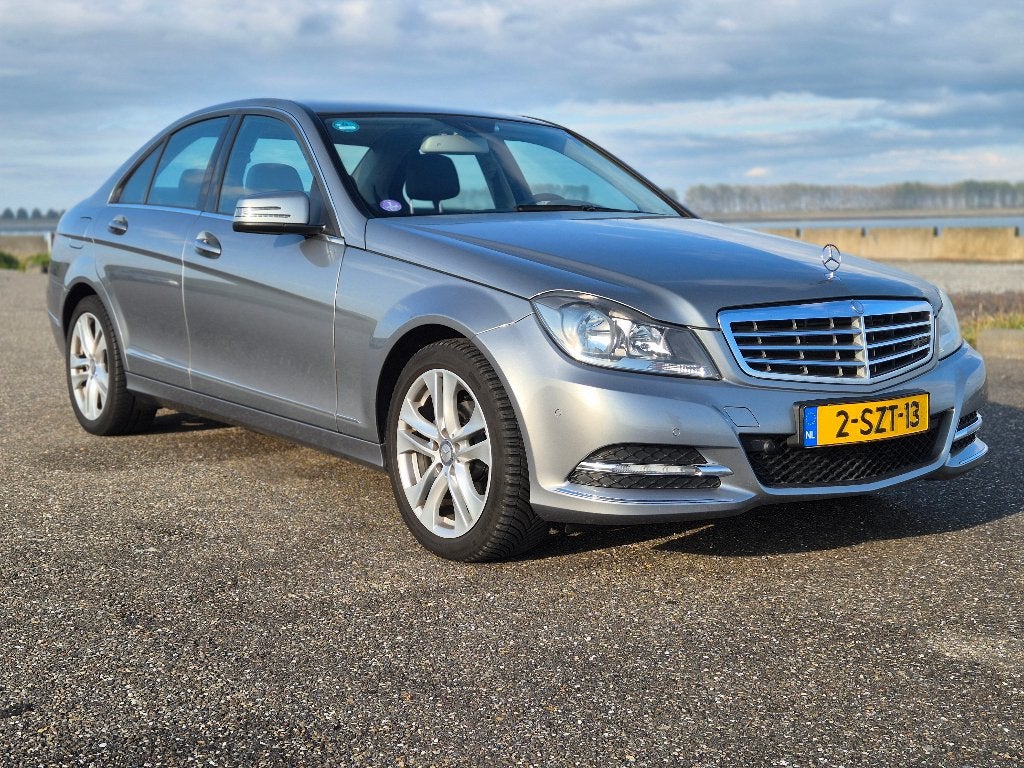 Mercedes-Benz C-Klasse 1.6 C180 Kompr. Sedan AUT 2013 Grijs, Auto's, Euro 5, Achterwielaandrijving, 1800 kg, Leder en Stof