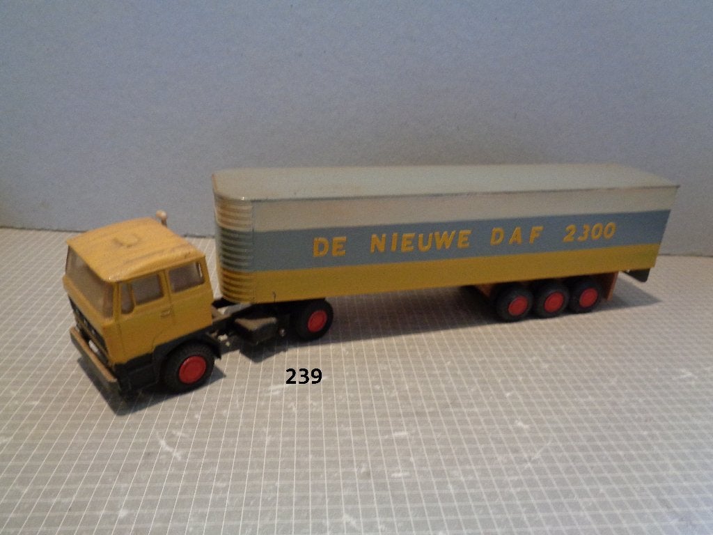 lion daf 2800 met euro trailer, Ophalen of Verzenden, Zo goed als nieuw, Bus of Vrachtwagen, Lion Toys