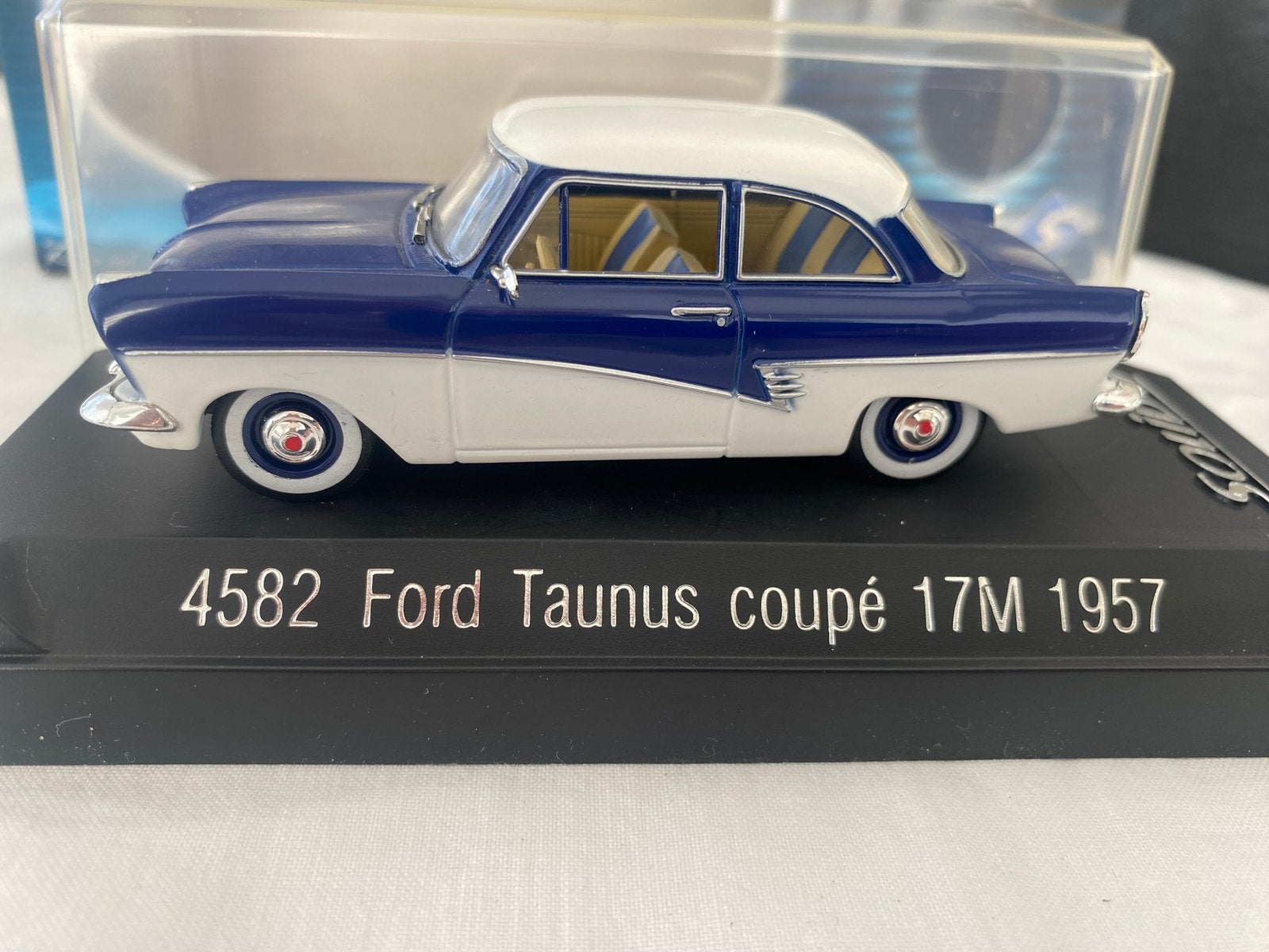 Ford taunus coupe 17m 1957 1:43, Ophalen of Verzenden, Zo goed als nieuw, Auto, Solido
