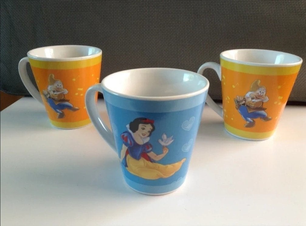 Set van 3 disney mokken sneeuwwitje en de 7 dwergen, Ophalen of Verzenden, Sneeuwwitje of Doornroosje, Nieuw, Servies