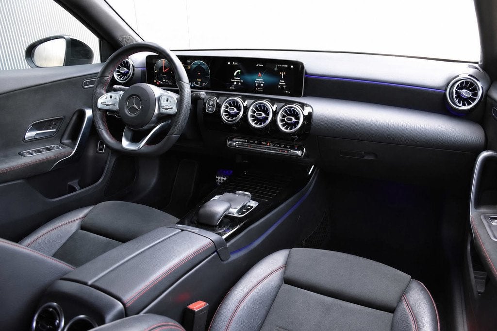 Mercedes-Benz A-klasse 180 Business Solution AMG / BTW / Ori, Auto's, 136 pk, Gebruikt, 4 cilinders, Wit