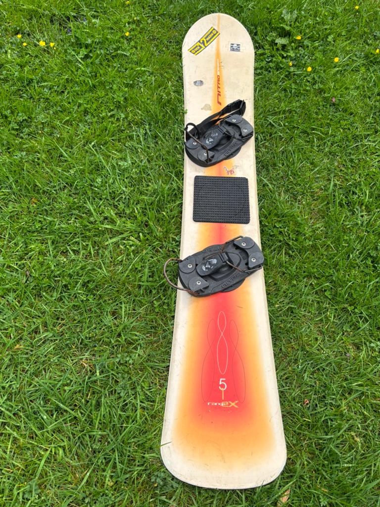 Snowboard merk Nitro in zeer goede staat, Sport en Fitness, Snowboarden, Ophalen of Verzenden, Zo goed als nieuw, Board