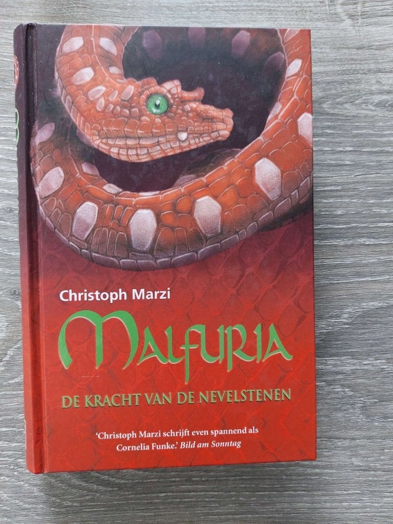 Christoph Marzi - Malfuria De kracht van de Nevelstenen, Ophalen of Verzenden, Zo goed als nieuw