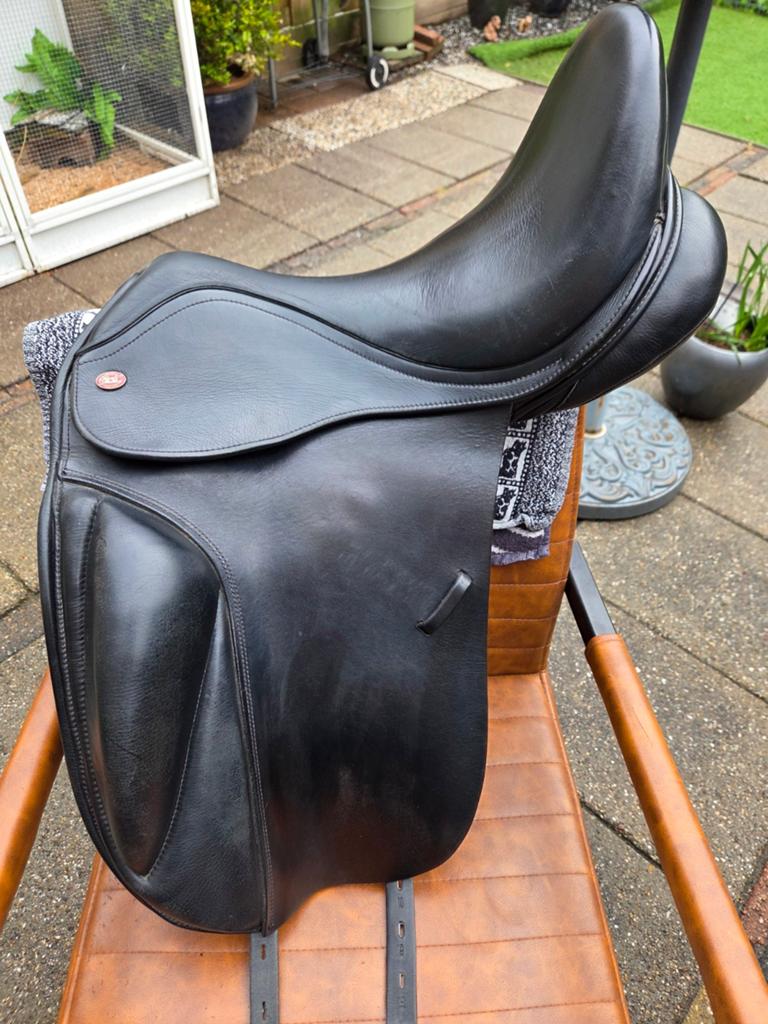 Keurig Kent en Masters dressuurzadel 18", Ophalen of Verzenden, Dressuur
