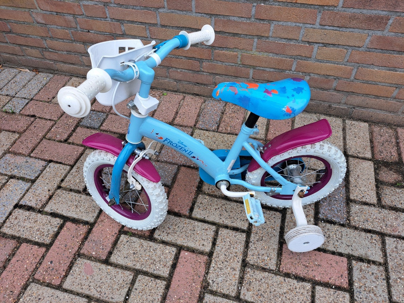 Disney Frozen II Kinderfiets met zijwieltjes, Fietsen en Brommers, Fietsen | Kinderfietsjes, Ophalen, Zijwieltjes, Gebruikt, Velgrem
