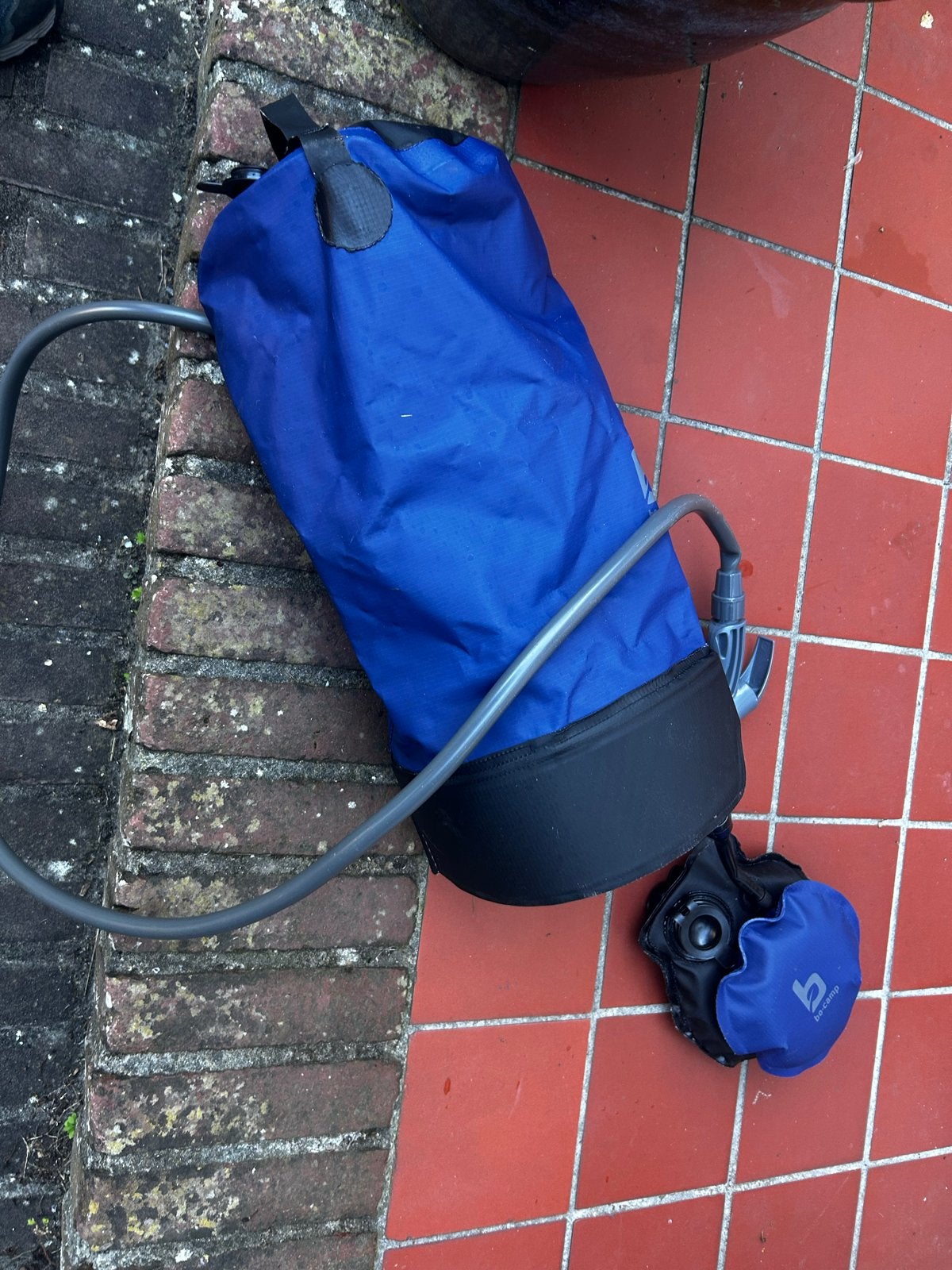 Bo-Camp 11 liter Solar Campingdouche met pomp, Ophalen of Verzenden, Nieuw