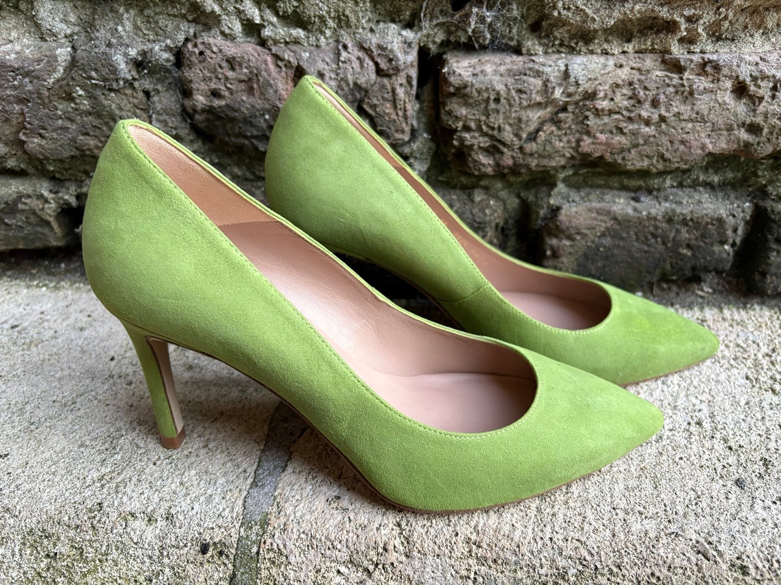 L.K. Bennett Floret suède pumps - Nieuw, Pumps, Nieuw, Ophalen of Verzenden, Groen