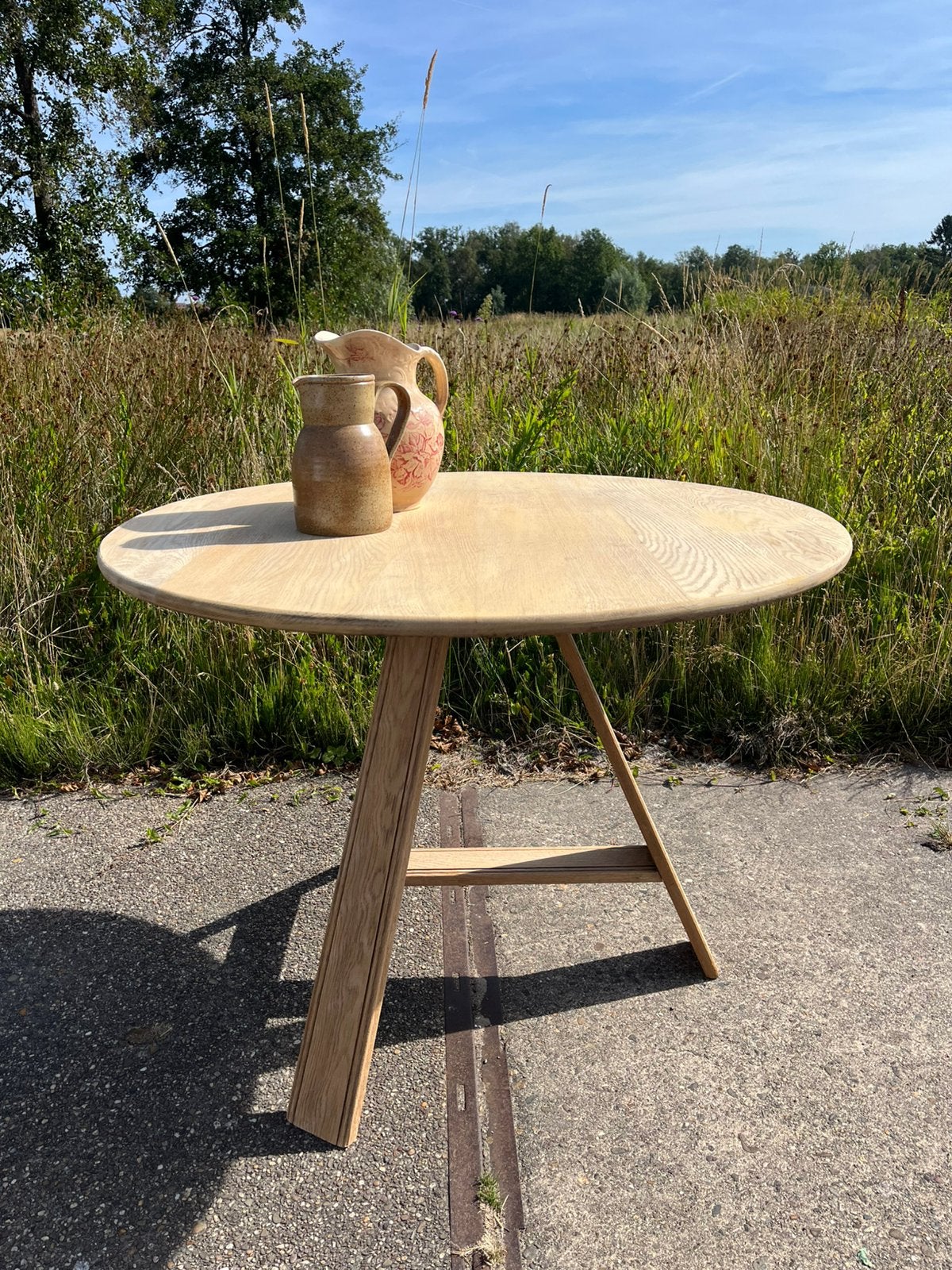 Tafel met driepoot onderstel, Ophalen, Zo goed als nieuw, Nb, Nb