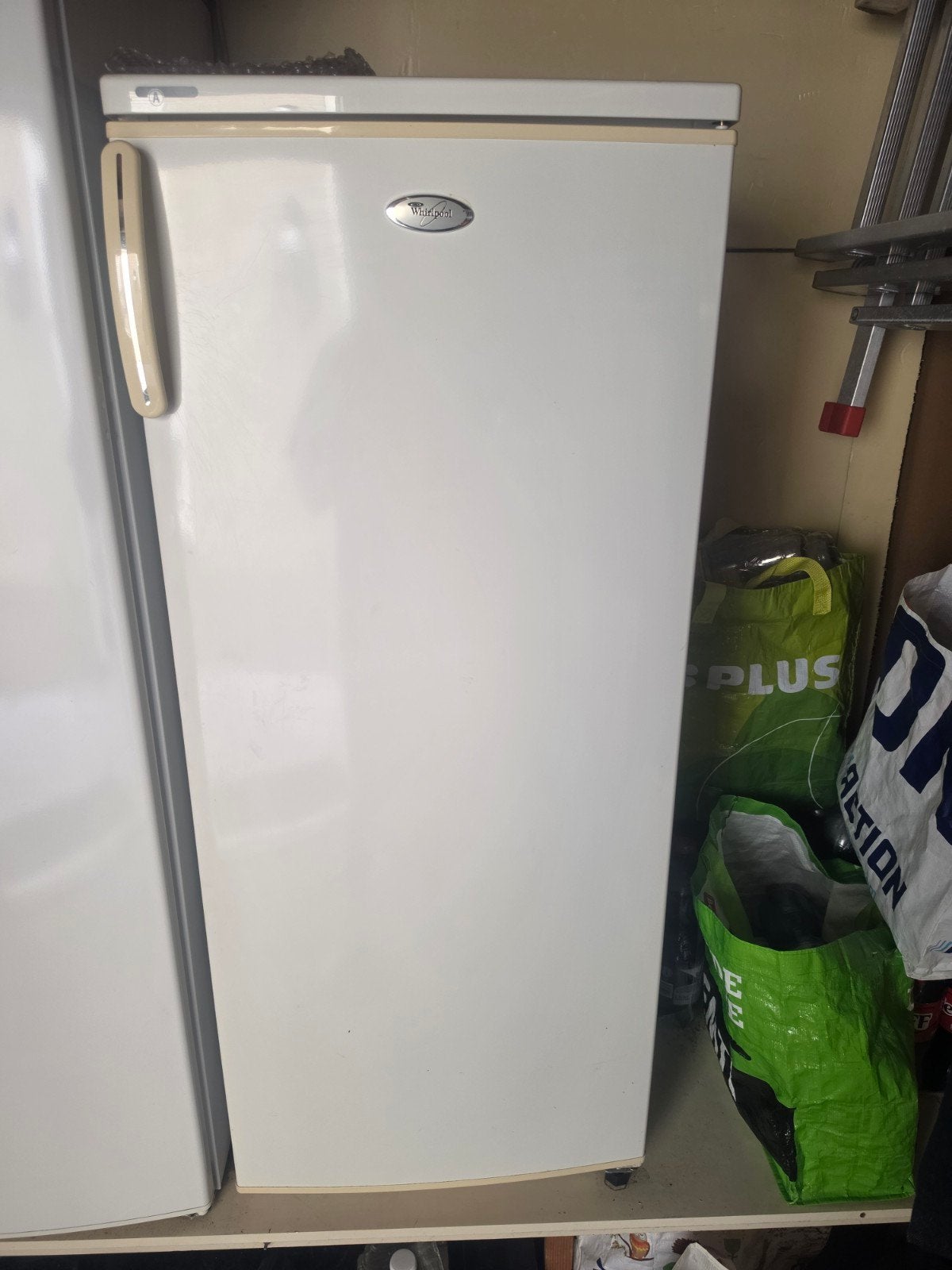 Whirlpool Koelkast, Witgoed en Apparatuur, 150 tot 200 liter, Zonder vriesvak, Ophalen of Verzenden, Zo goed als nieuw