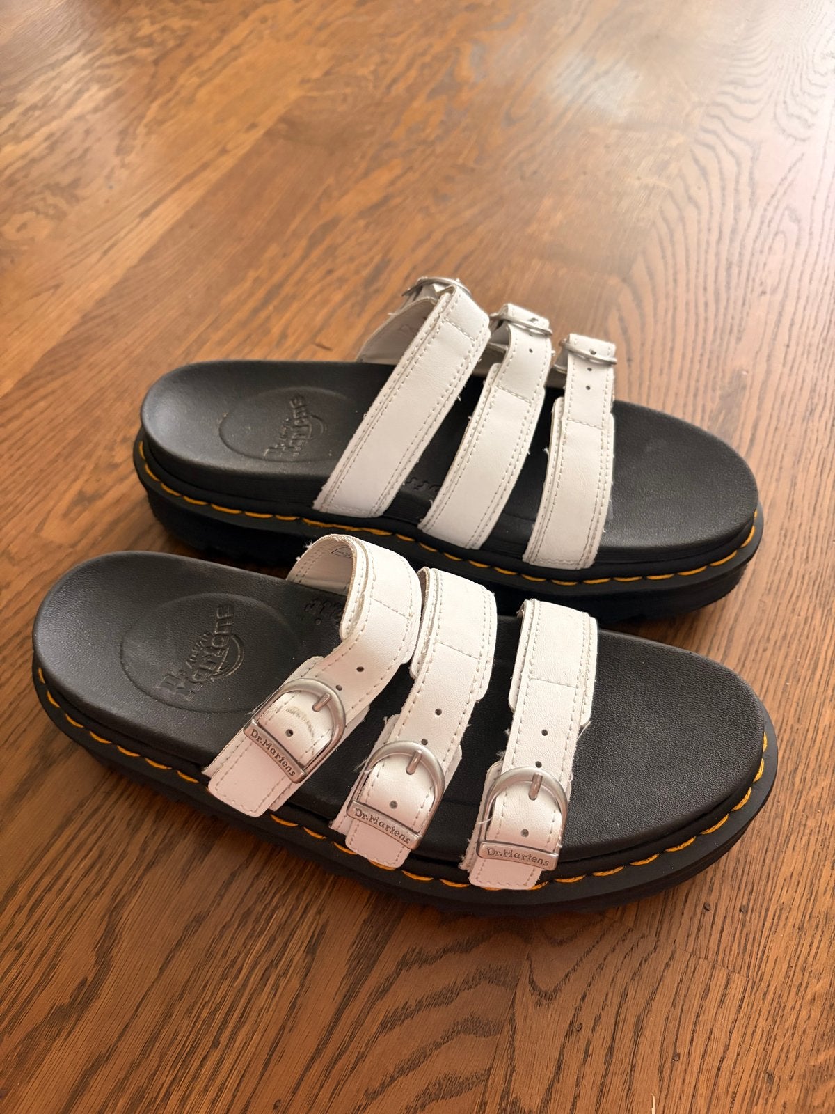 Dr. Martens Blaire Slide Sandalen - Wit - Maat 39, Ophalen of Verzenden, Zo goed als nieuw, Wit, Sandalen of Muiltjes