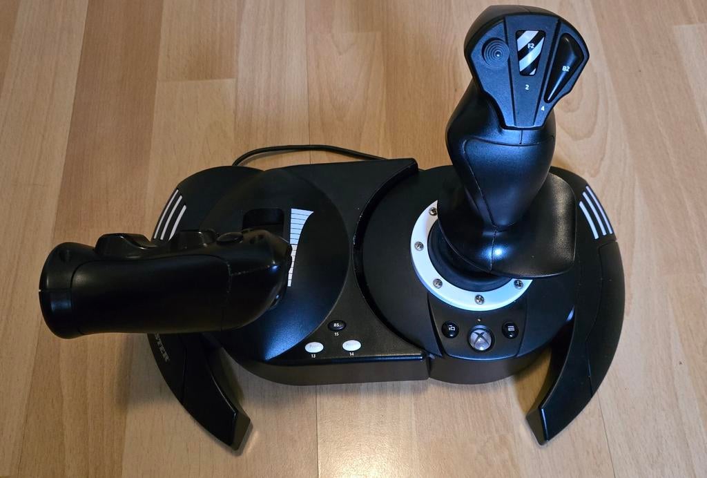 Thrustmaster T-flight HOTAS ONE joystick (Xbox), Computers en Software, Joysticks, Zo goed als nieuw, Ophalen of Verzenden
