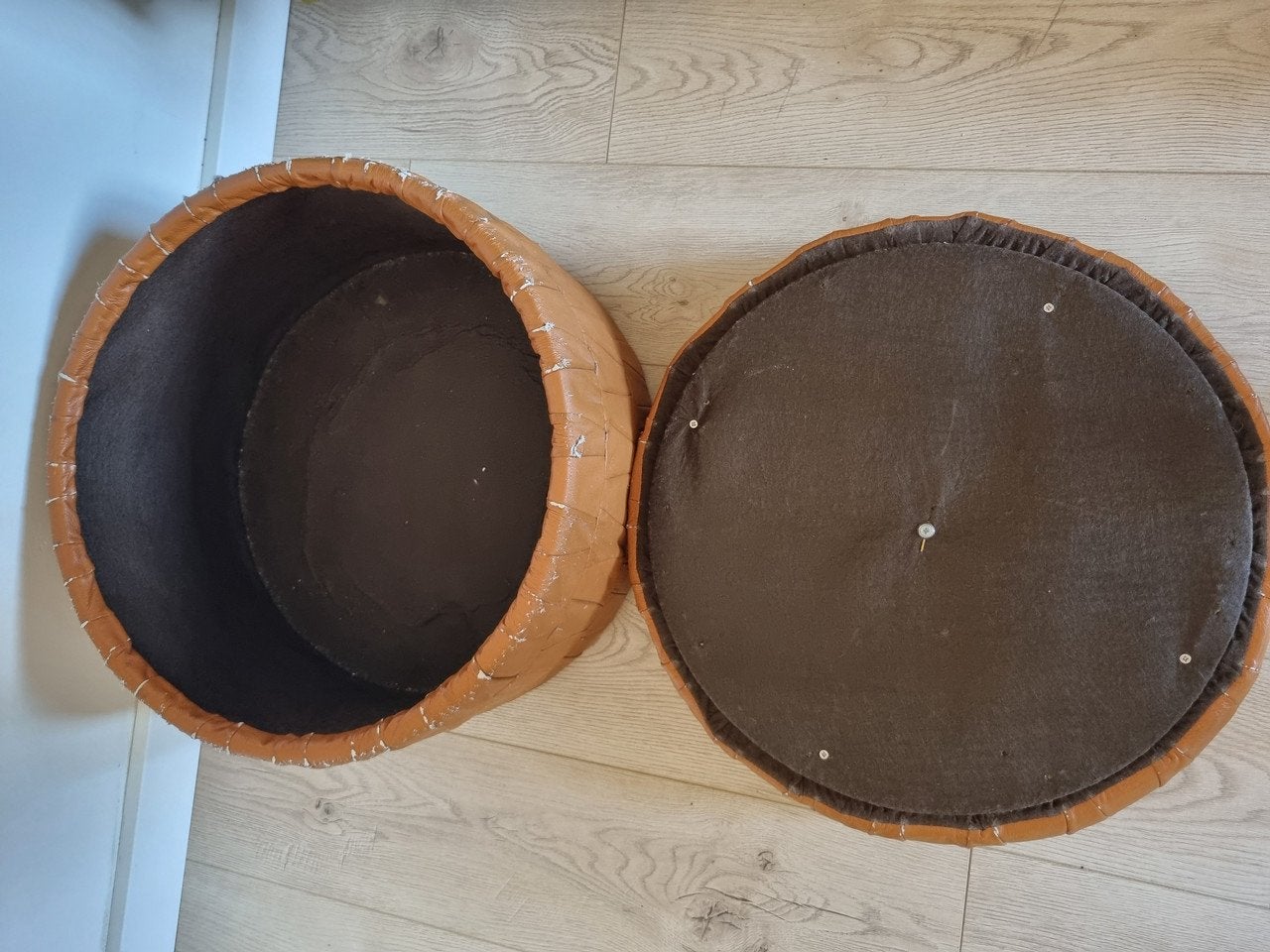 Poef met opbergruimte, Ophalen of Verzenden, Zo goed als nieuw, Rond, Minder dan 50 cm