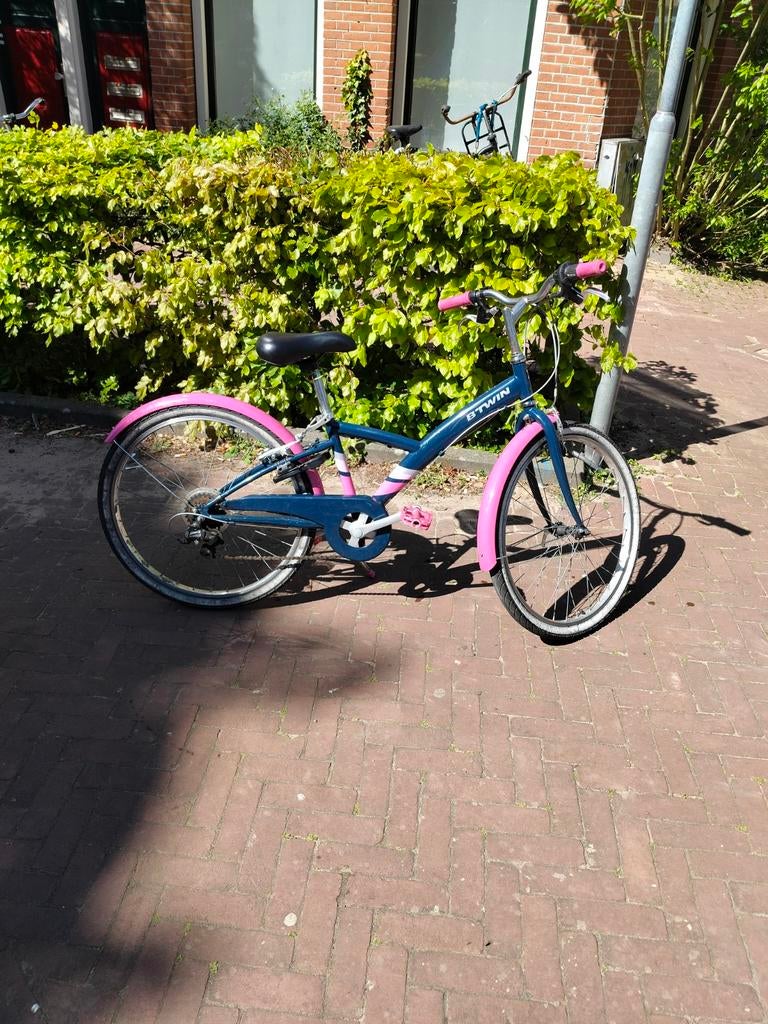 B'Twin kinderfiets 24 inch - Blauw/Roze, Ophalen, Gebruikt, 20 inch of meer