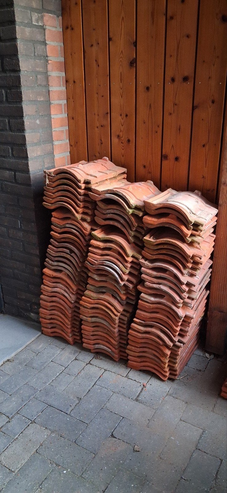 Circa 90 gebruikte dakpannen van Jos Kurstjens Tegelen, Doe-het-zelf en Verbouw, Ophalen, Steen of Klei, Dakpannen, Rood