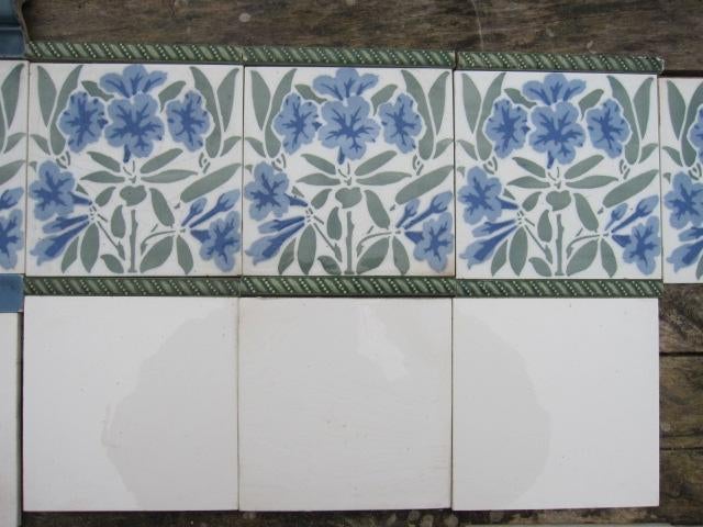 16 stuks antieke wandtegels met bloem in blauw/groen tinten, Ophalen