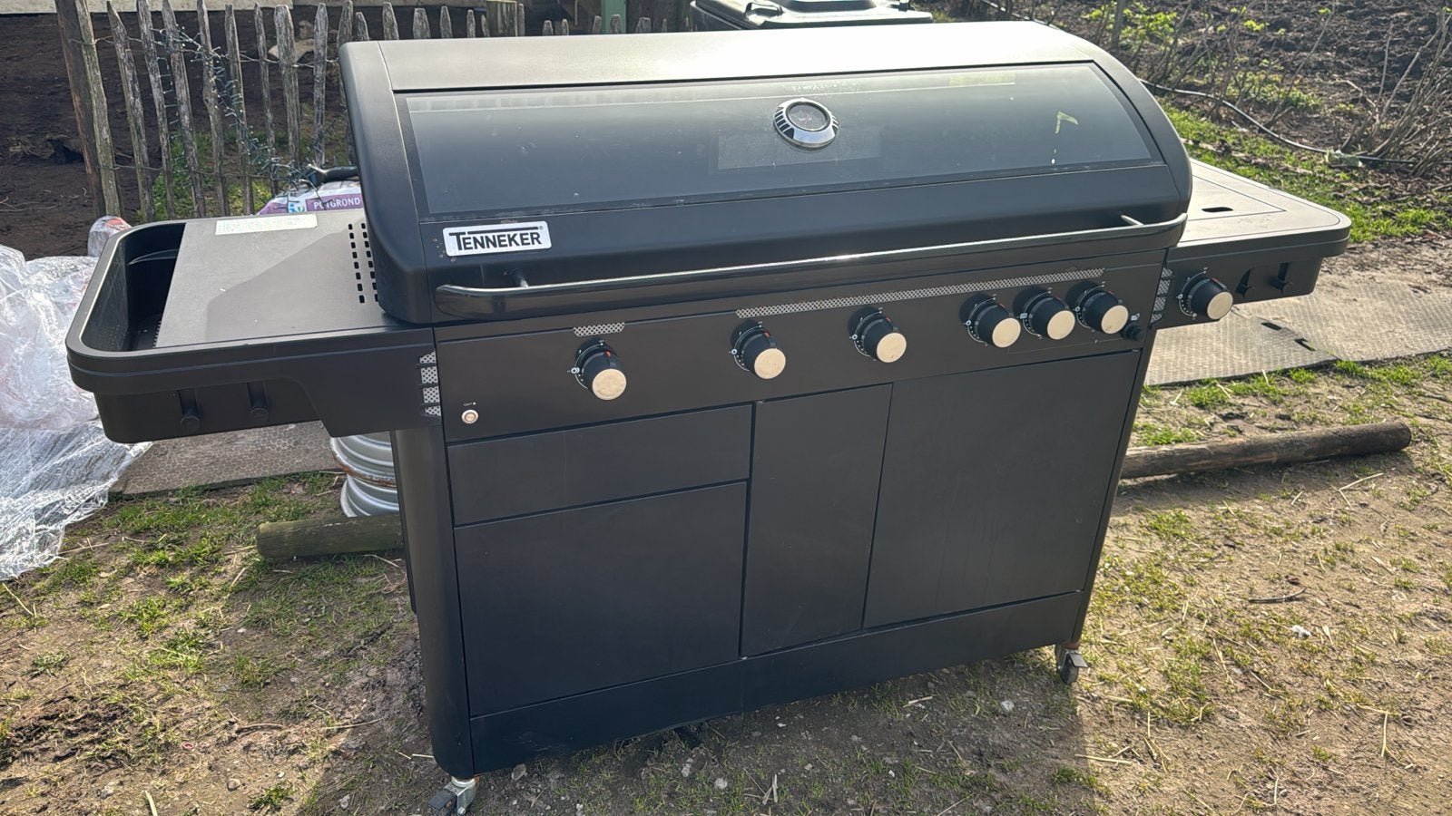 Tenneker Gasbarbecue - TG-5 vorige uitvoering, Ophalen, Zo goed als nieuw