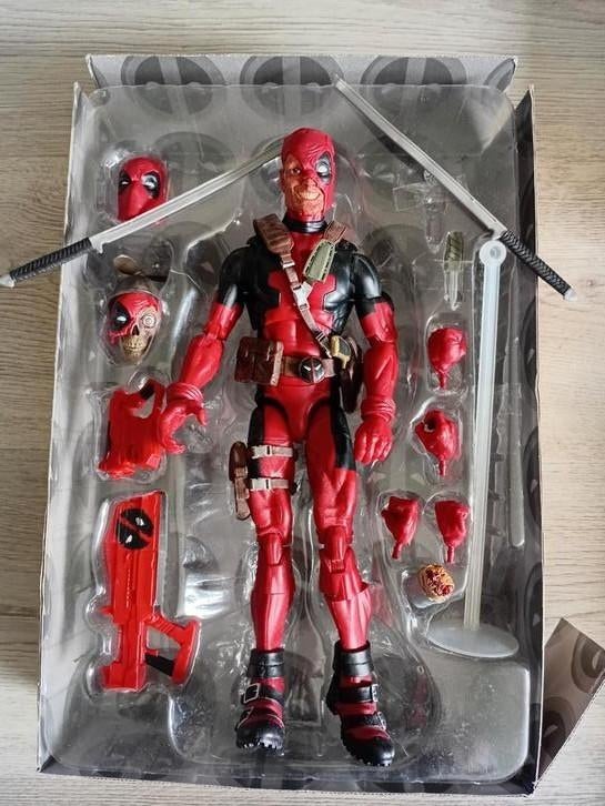 Te koop. Marvel legends. Deadpool. Zo n 30 cm groot., Ophalen of Verzenden, Gebruikt