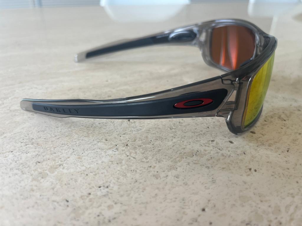 Oakley Turbine grey ink, prizm ruby polarised (OO9263), Zonnebril, Ophalen of Verzenden, Zo goed als nieuw, Oakley