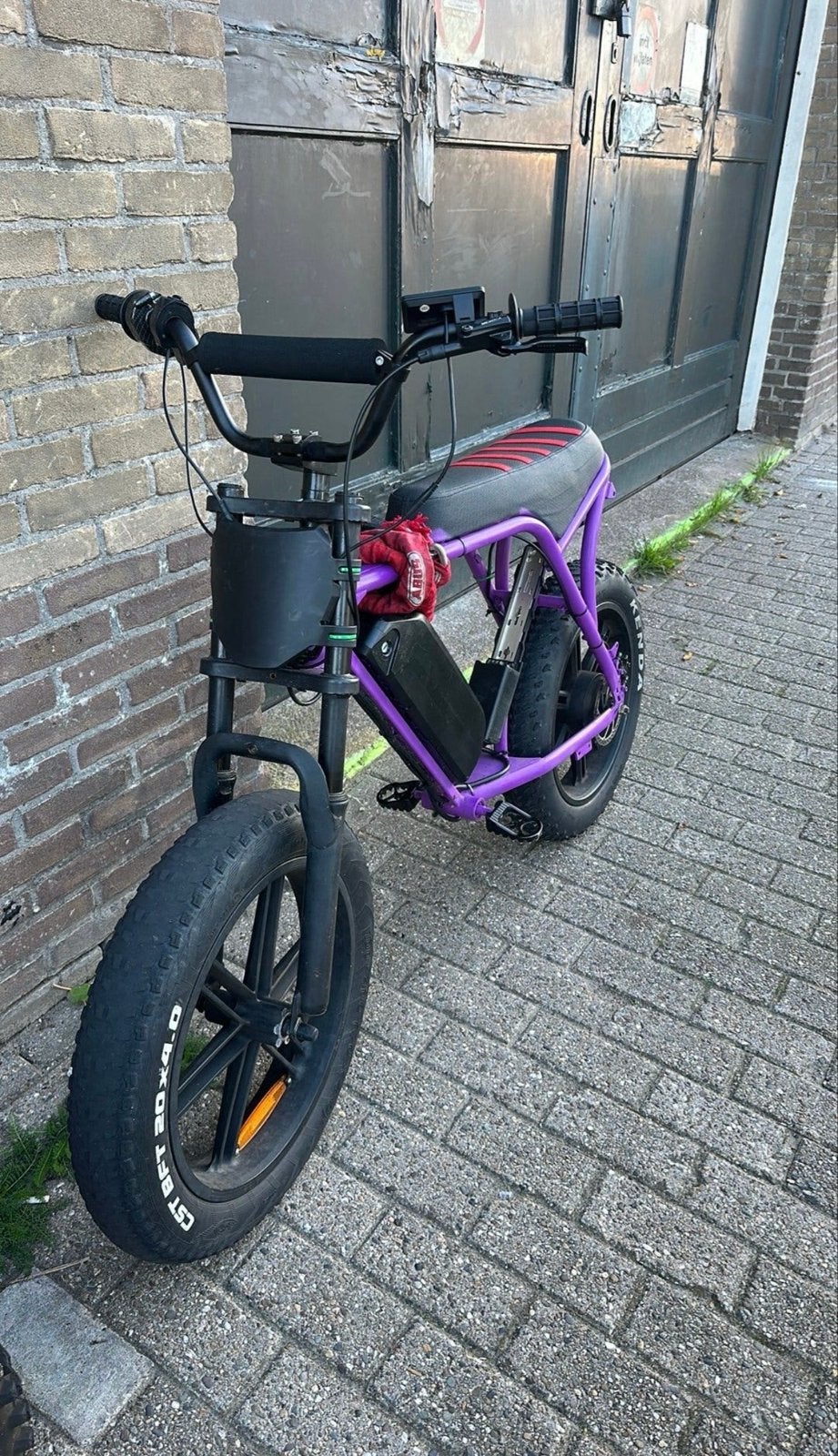 Paarse Fatbike v8 dubble accu zonder pedalen, Ophalen, Staal, 20 tot 24 inch, Zo goed als nieuw