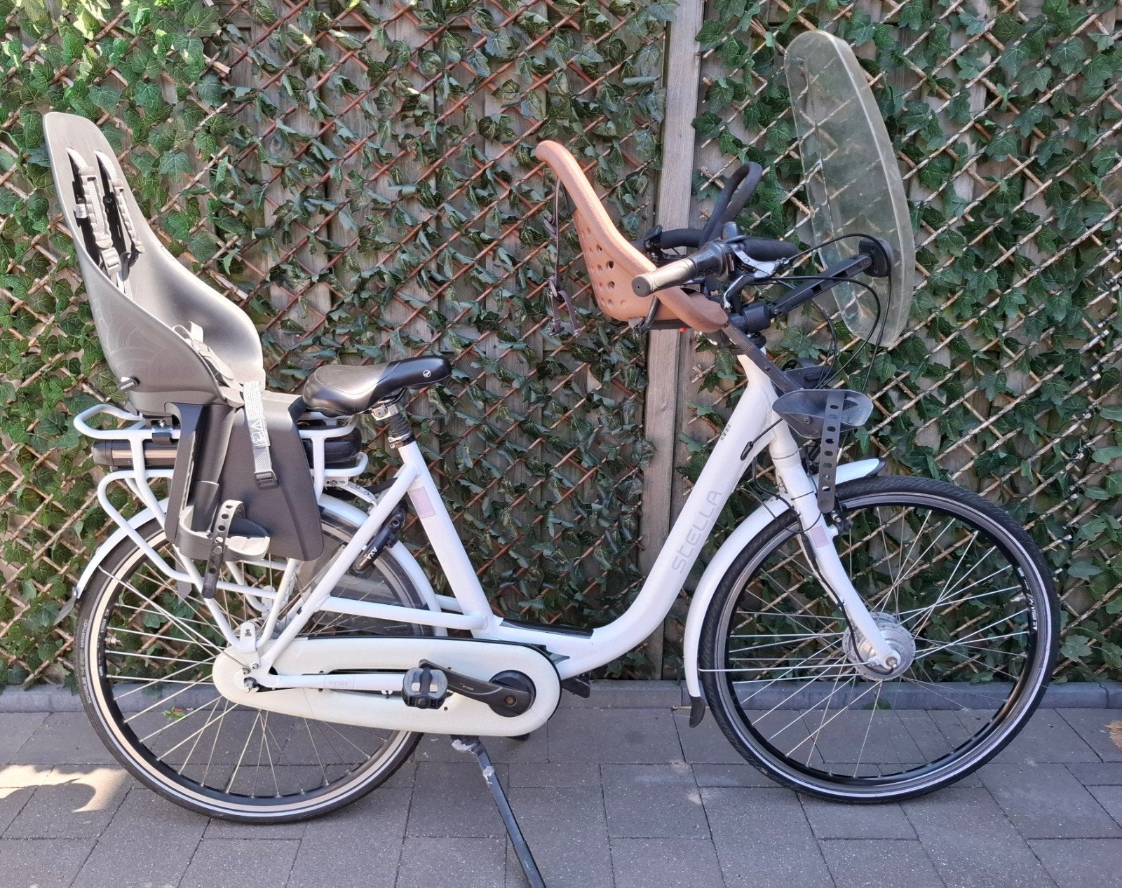 Stella fiore, Fietsen en Brommers, Fietsen | Dames | Moederfietsen, Gebruikt, Overige merken, 53 tot 56 cm, 2 zitjes, Dubbele standaard
