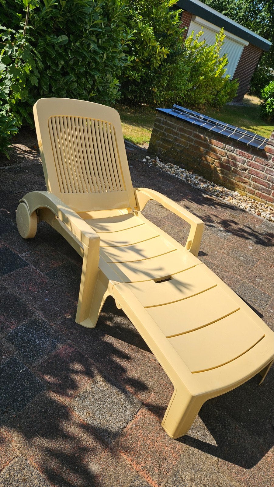 Grosfillex ligstoel sunbed sunlounger, Tuin en Terras, Ligbedden, Ophalen, Gebruikt, Plastic, Inklapbaar