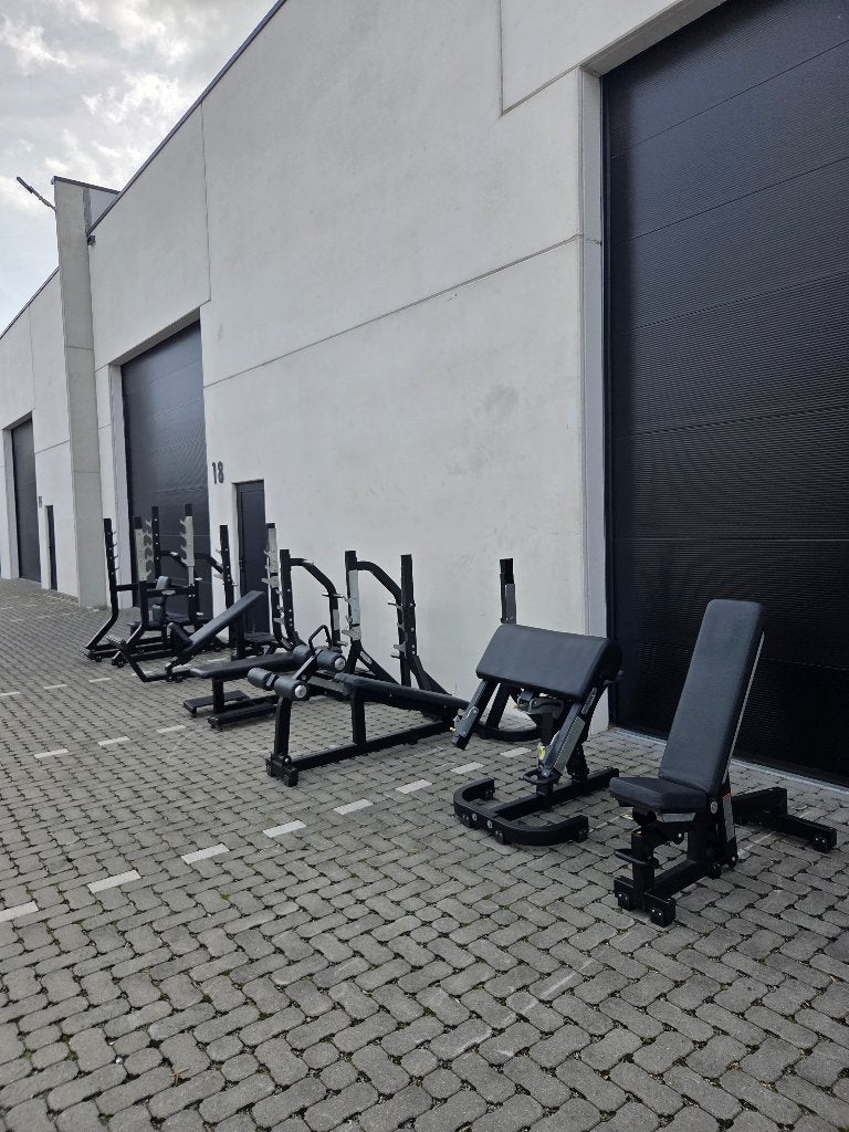Technogym Pure Strength Olympic Bench Set (6 stuks), Sport en Fitness, Ophalen, Zo goed als nieuw, Armen, Fitnessbank