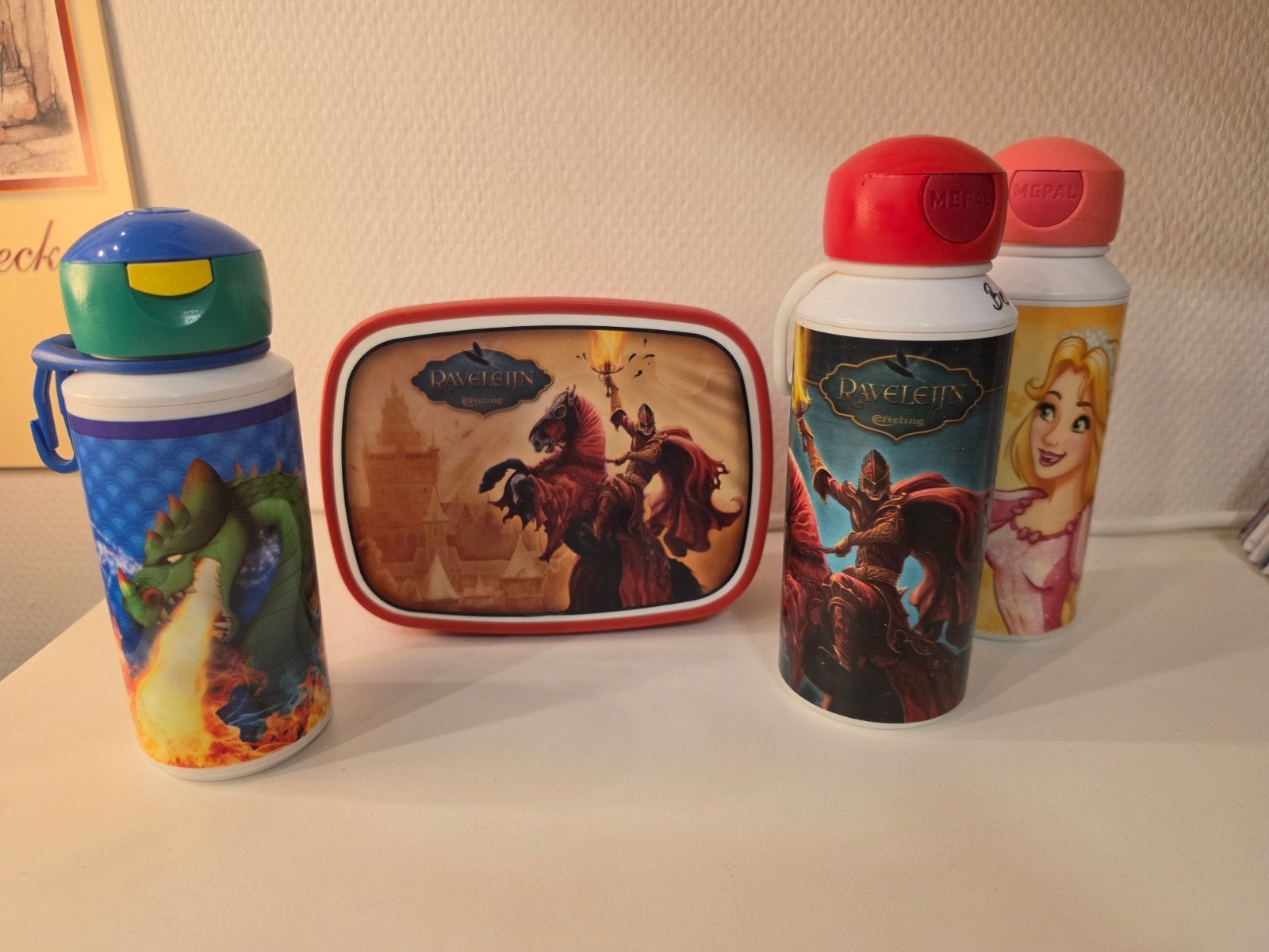 Efteling mepal, Ophalen of Verzenden, Zo goed als nieuw, Button of Speldje