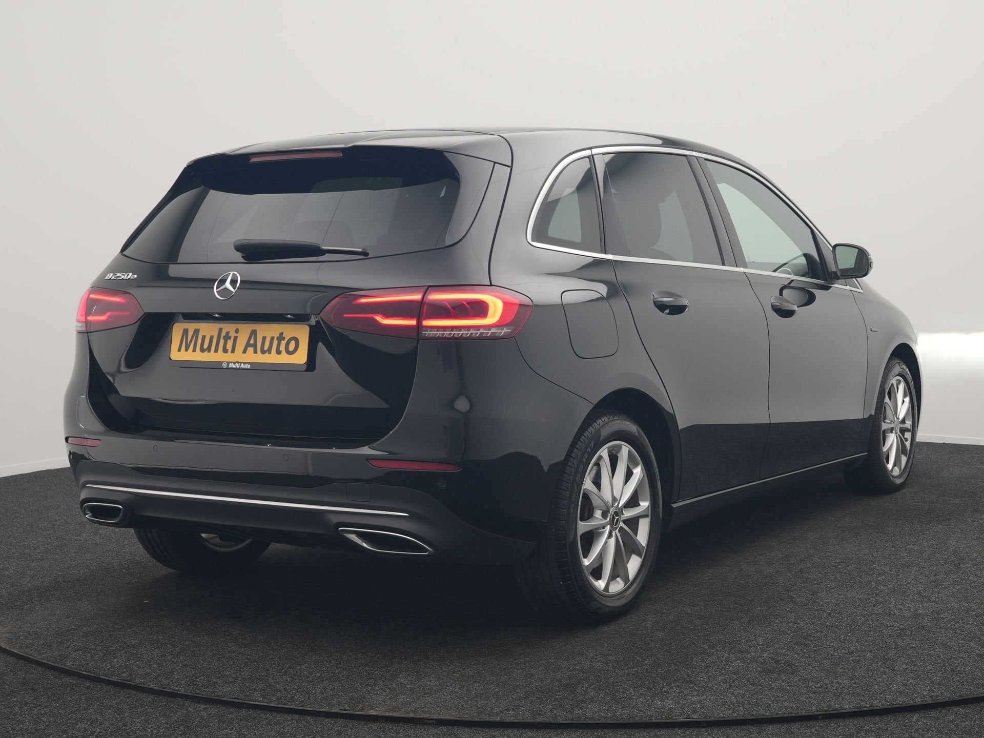 Mercedes-Benz B-Klasse 250 e Advantage PHEV 218pk Dealer O.H, Auto's, Dealer onderhouden, Gebruikt, Zwart, 4 cilinders