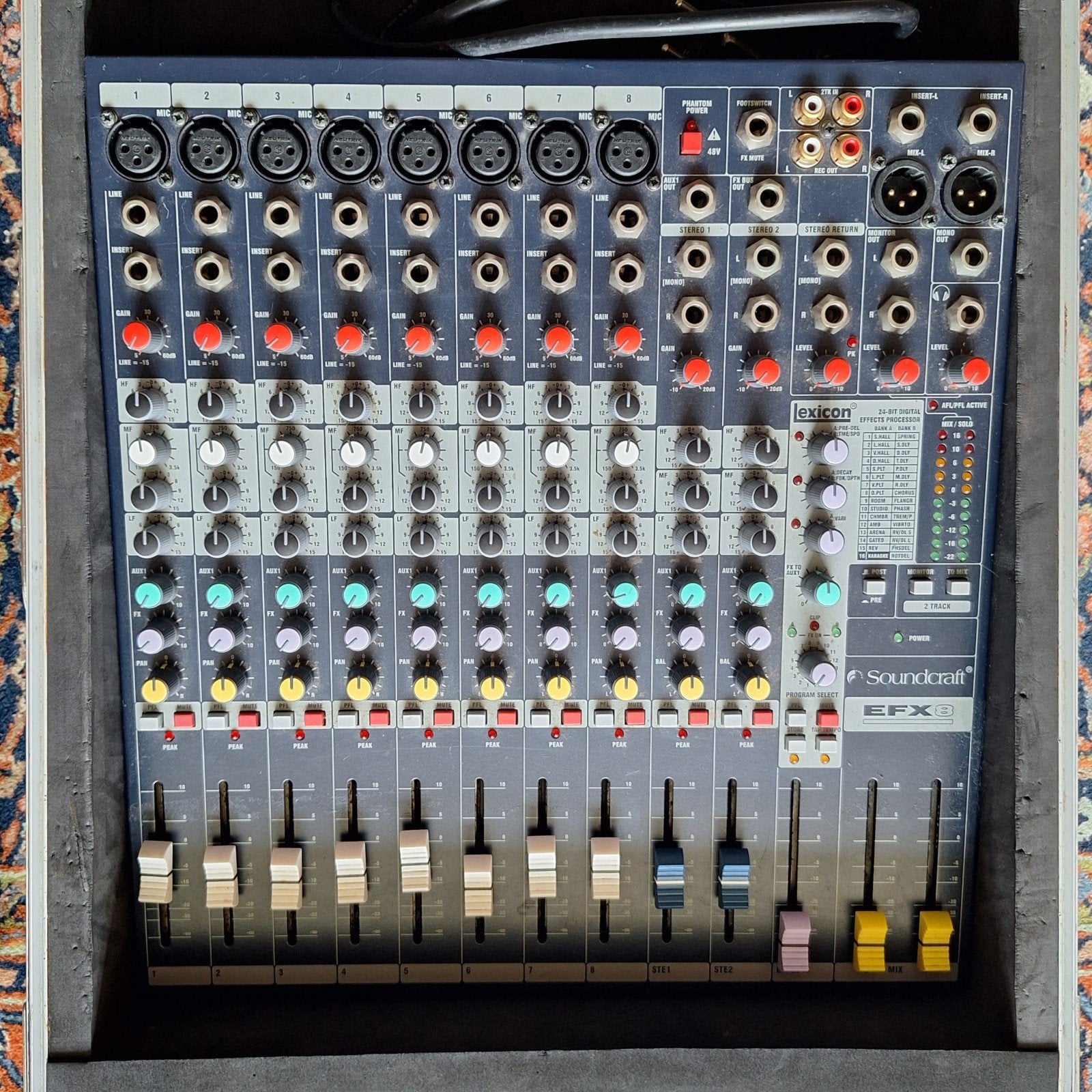 Soundcraft EFX8 8kanaal mixer met effecten en flightcase, Muziek en Instrumenten, Ophalen of Verzenden, Zo goed als nieuw, 5 tot 10 kanalen