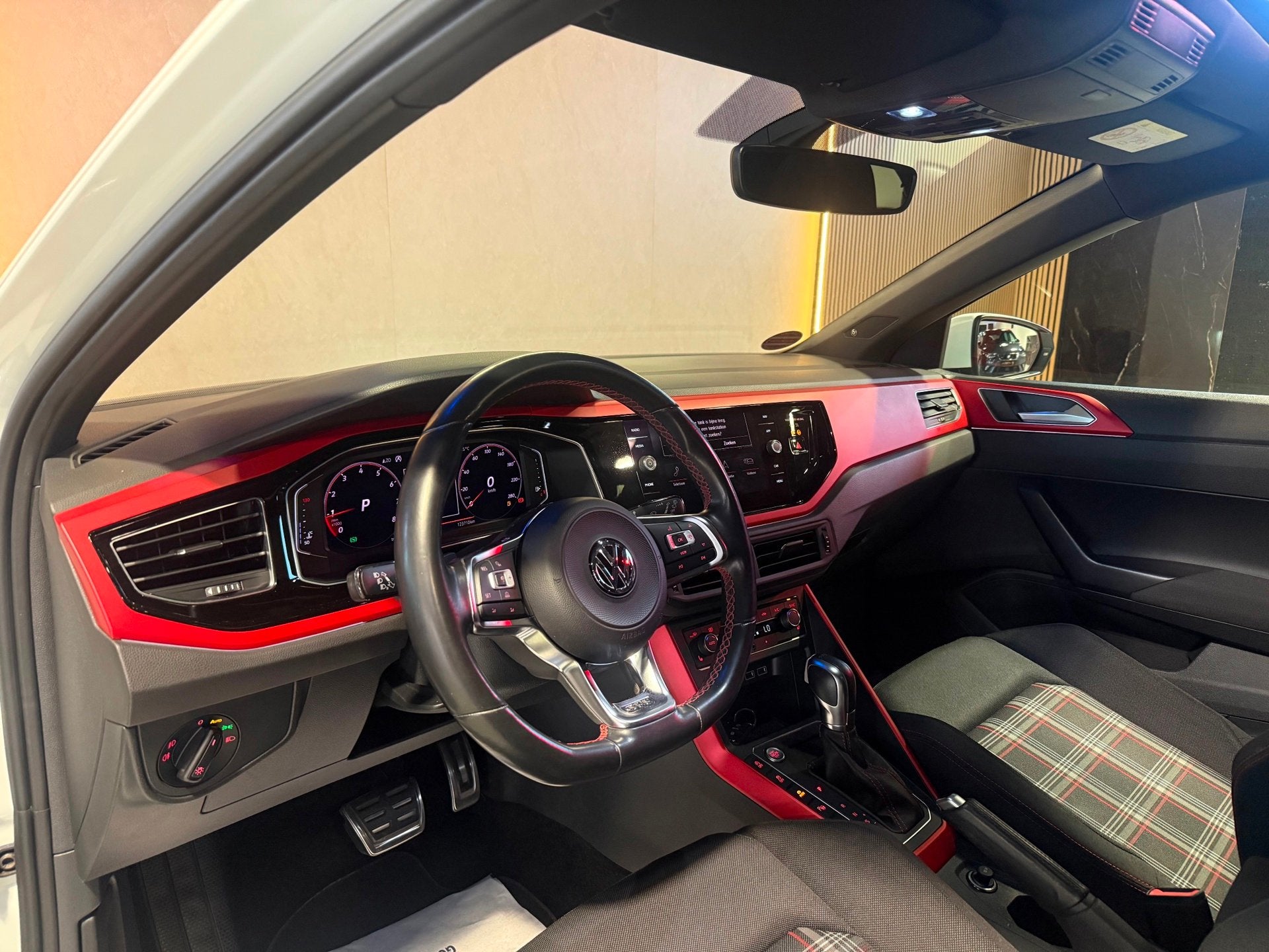 Volkswagen Polo 2.0 TSI GTI |PANO|ACC|CAM|BEATS, Stof, Gebruikt, 4 cilinders, 1984 cc