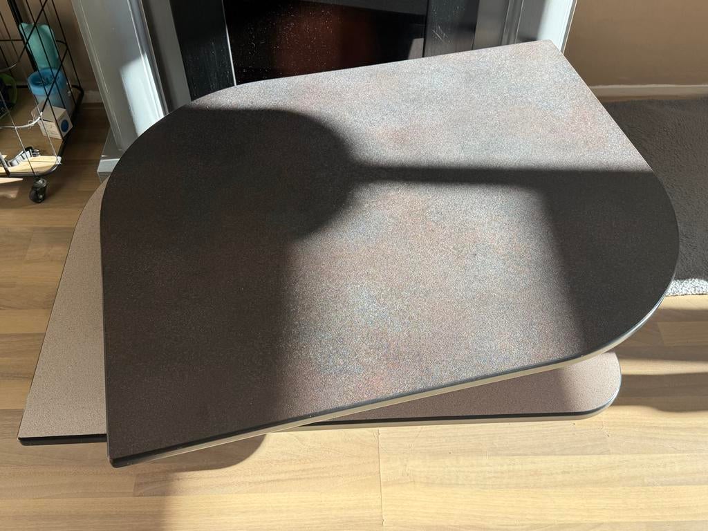 Moderne bijzettafel - Zo goed als nieuw, Huis en Inrichting, Tafels | Salontafels, Kunststof, Zo goed als nieuw, Overige vormen