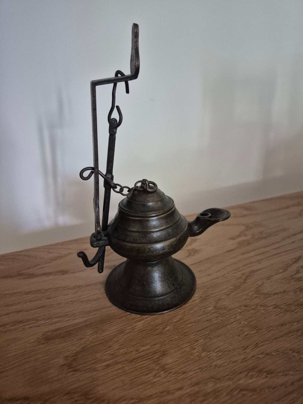 Antieke olielamp met standaard - Brons/Metaal, Antiek en Kunst, Ophalen of Verzenden