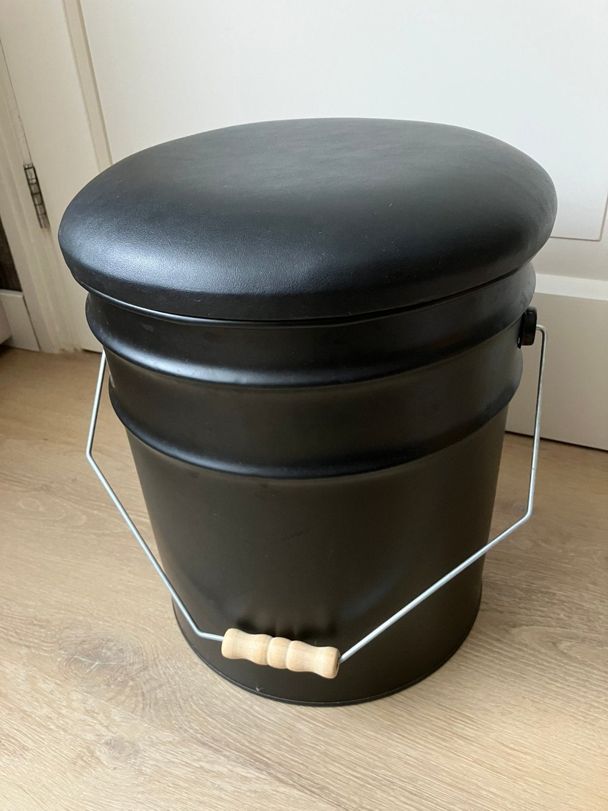 Opbergton /poef met skai zitkussen, Ophalen, Zo goed als nieuw, Rond, Minder dan 50 cm