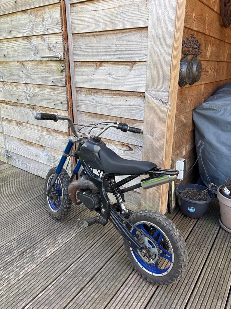 Minibike 49cc, Fietsen en Brommers, Minibikes, Midibikes en Pitbikes, Ophalen, Zo goed als nieuw, Schijfrem, Overige typen