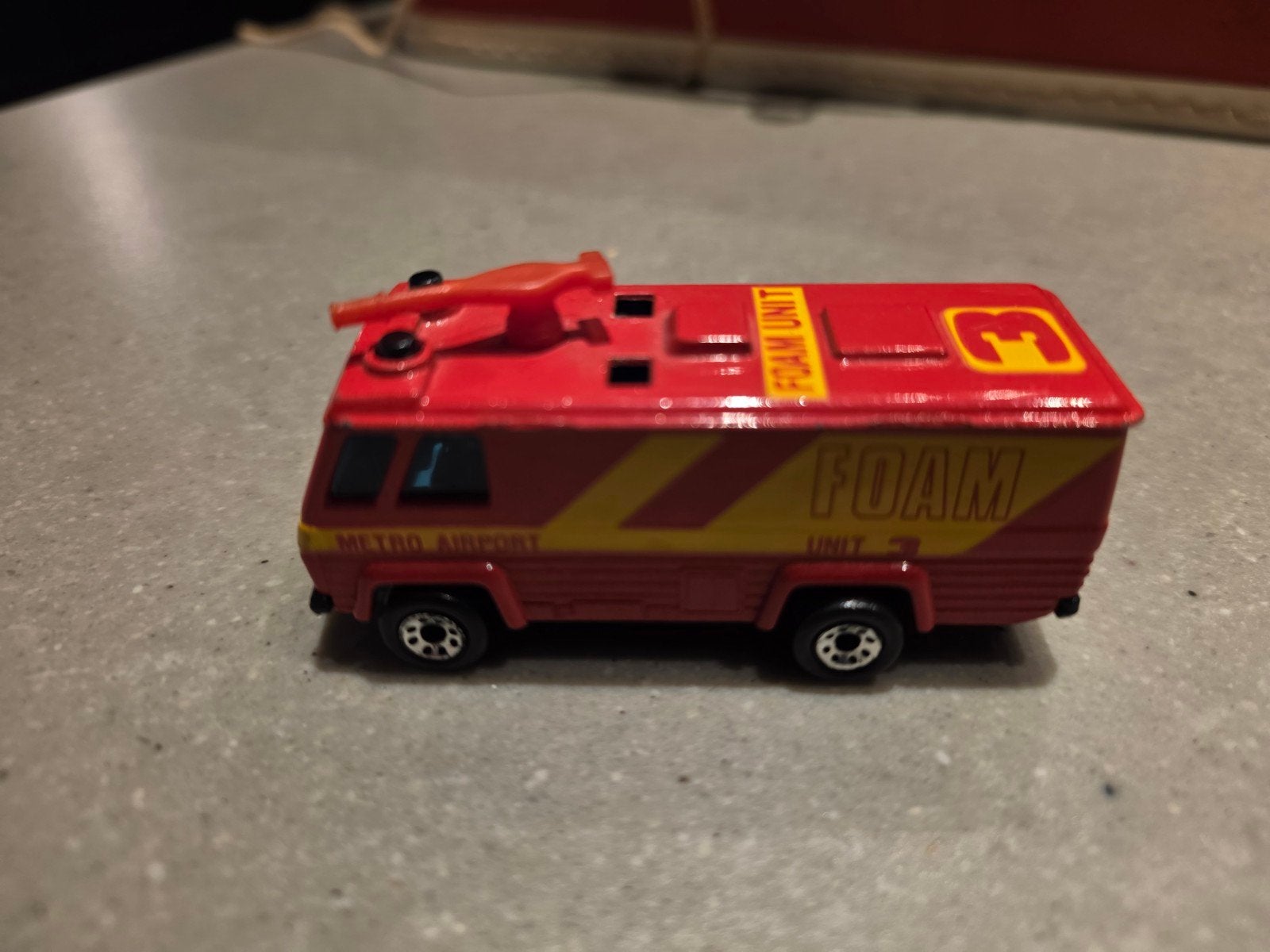 Matchbox Metro Airport Foam Unit Brandweerwagen, Ophalen of Verzenden, Gebruikt