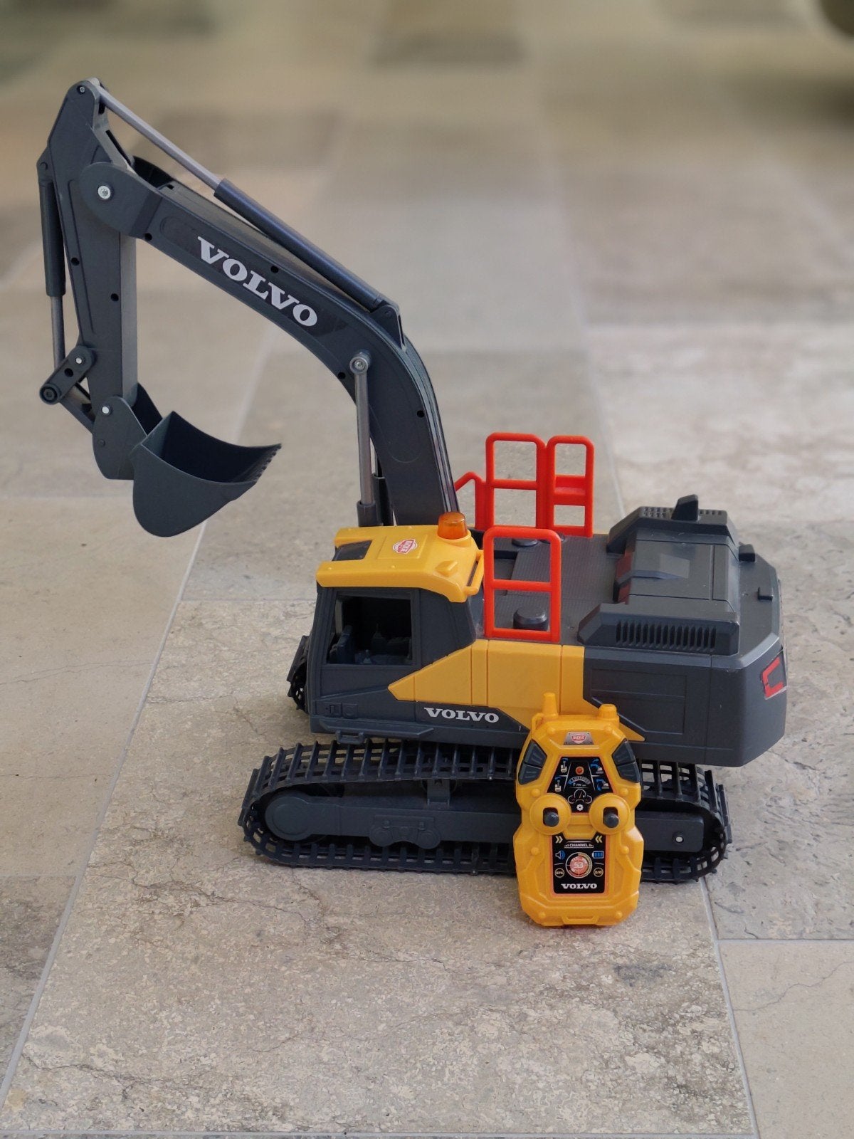 Dickie Toys Volvo Graafmachine met Afstandsbediening, Ophalen of Verzenden, Gebruikt, Afstandsbediening