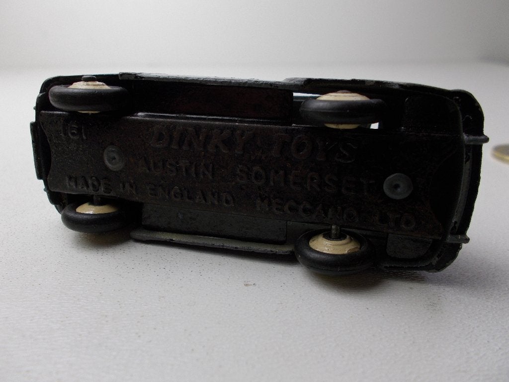 1956 Dinky Toys 161 AUSTIN SOMERSET (TWO TONE), Ophalen of Verzenden, Zo goed als nieuw, Auto, Dinky Toys
