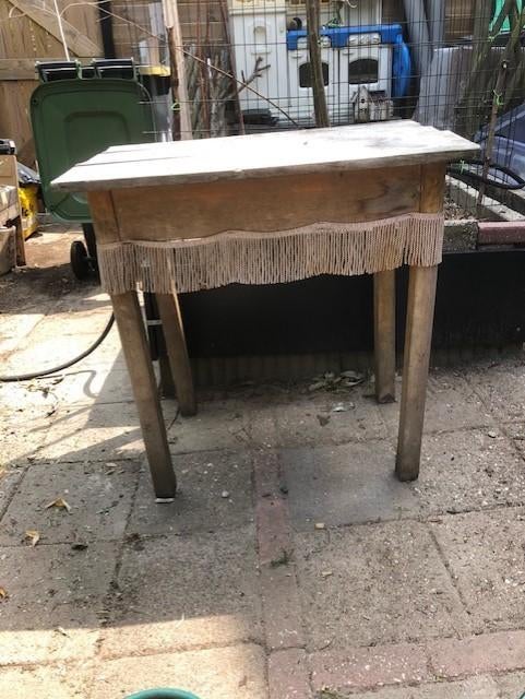 Oud brocante grenen doorleefd tafeltje, Ophalen
