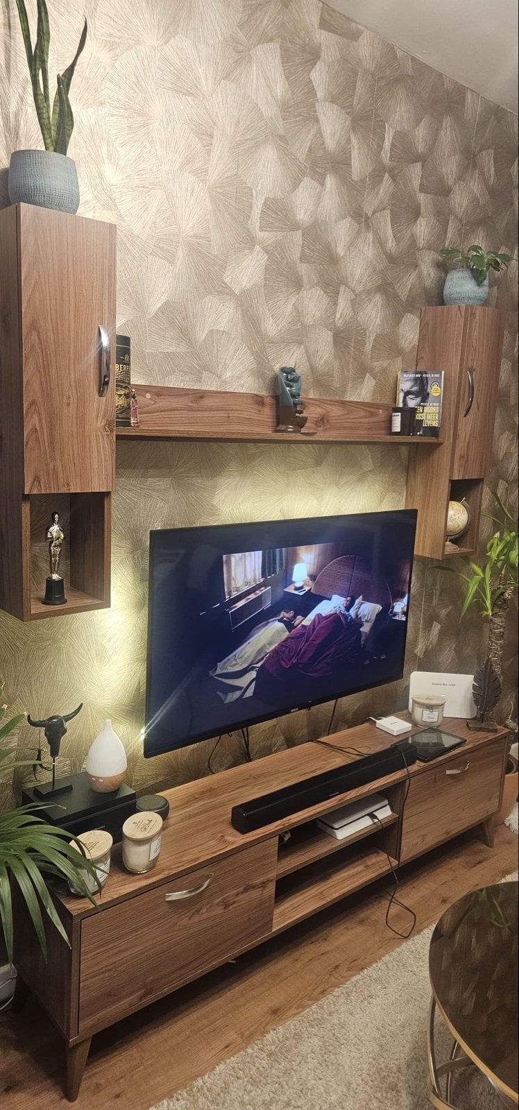 Moderne TV-meubel en wandkasten set - Walnootkleur, Ophalen, Zo goed als nieuw, 200 cm of meer, 150 tot 200 cm