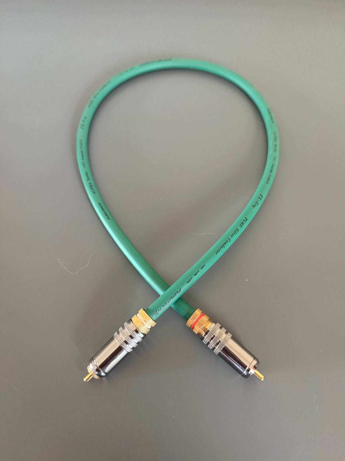 Furutech FX-Alpha-Ag 75 Ohm Digitale Interlink 70cm, Ophalen of Verzenden, Zo goed als nieuw, Minder dan 2 meter, Coaxiale kabel