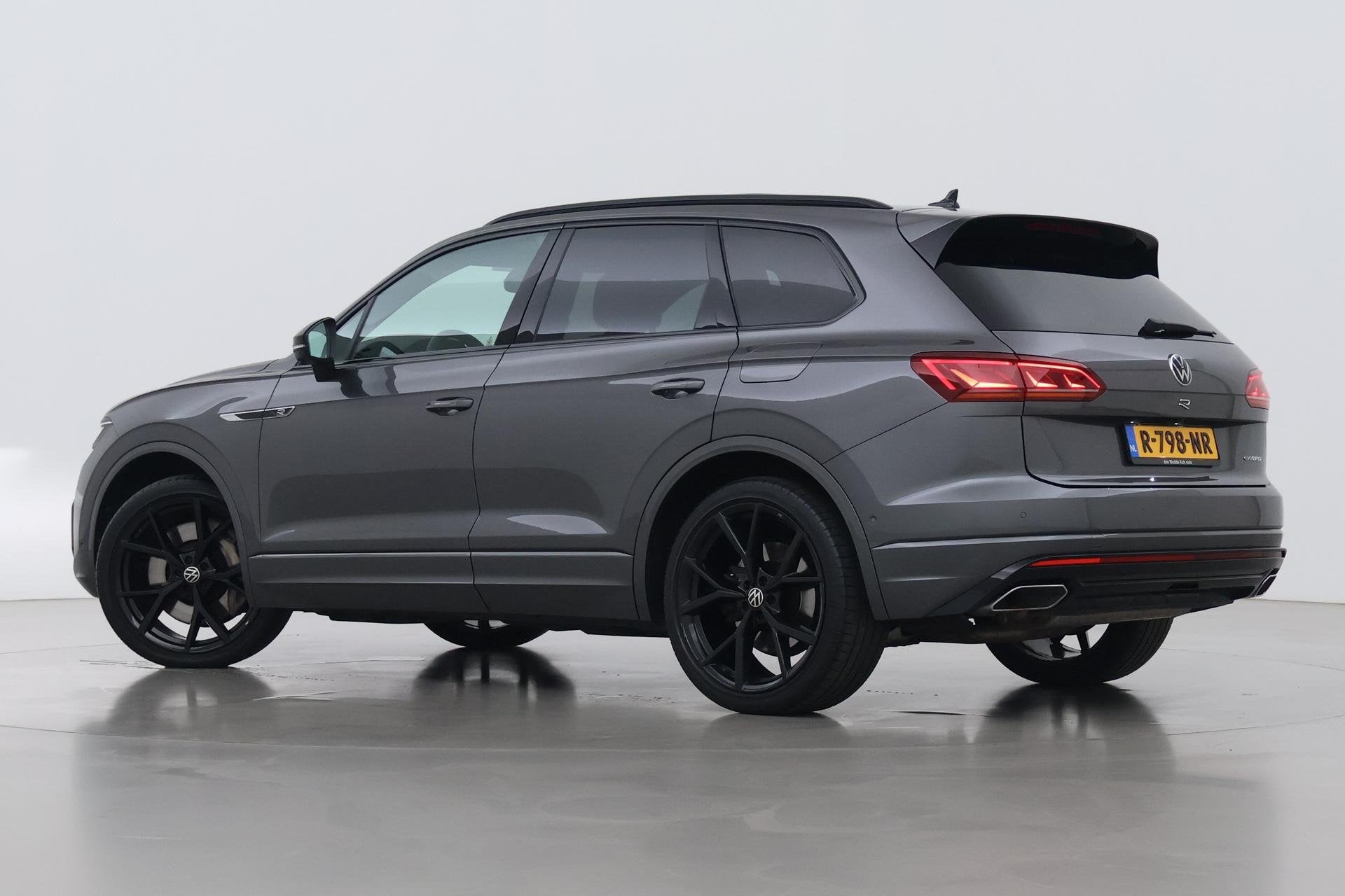 Volkswagen Touareg 3.0 TSi eHybrid 4MOTION R | Luchtvering |, Automaat, Gebruikt, 2995 cc, 462 pk