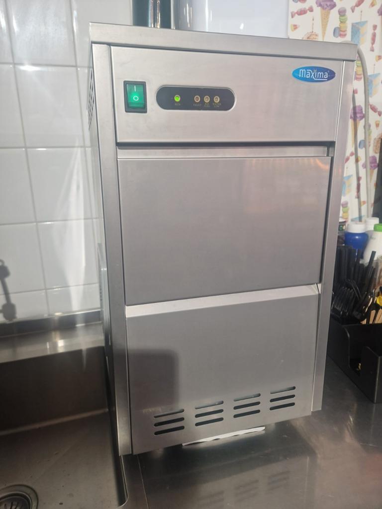 MAXIMA CRUSHED ICE MAKER 30 FLAKE W, Witgoed en Apparatuur, IJsmachines, Ophalen of Verzenden
