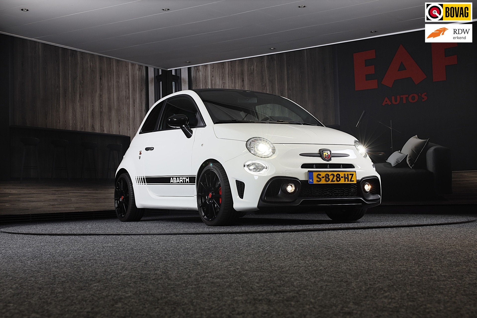 Fiat 500 1.4 T-Jet Abarth Esseesse 70th Anniversary / Sabelt, Voorwielaandrijving, 4 cilinders, 4 stoelen, Wit