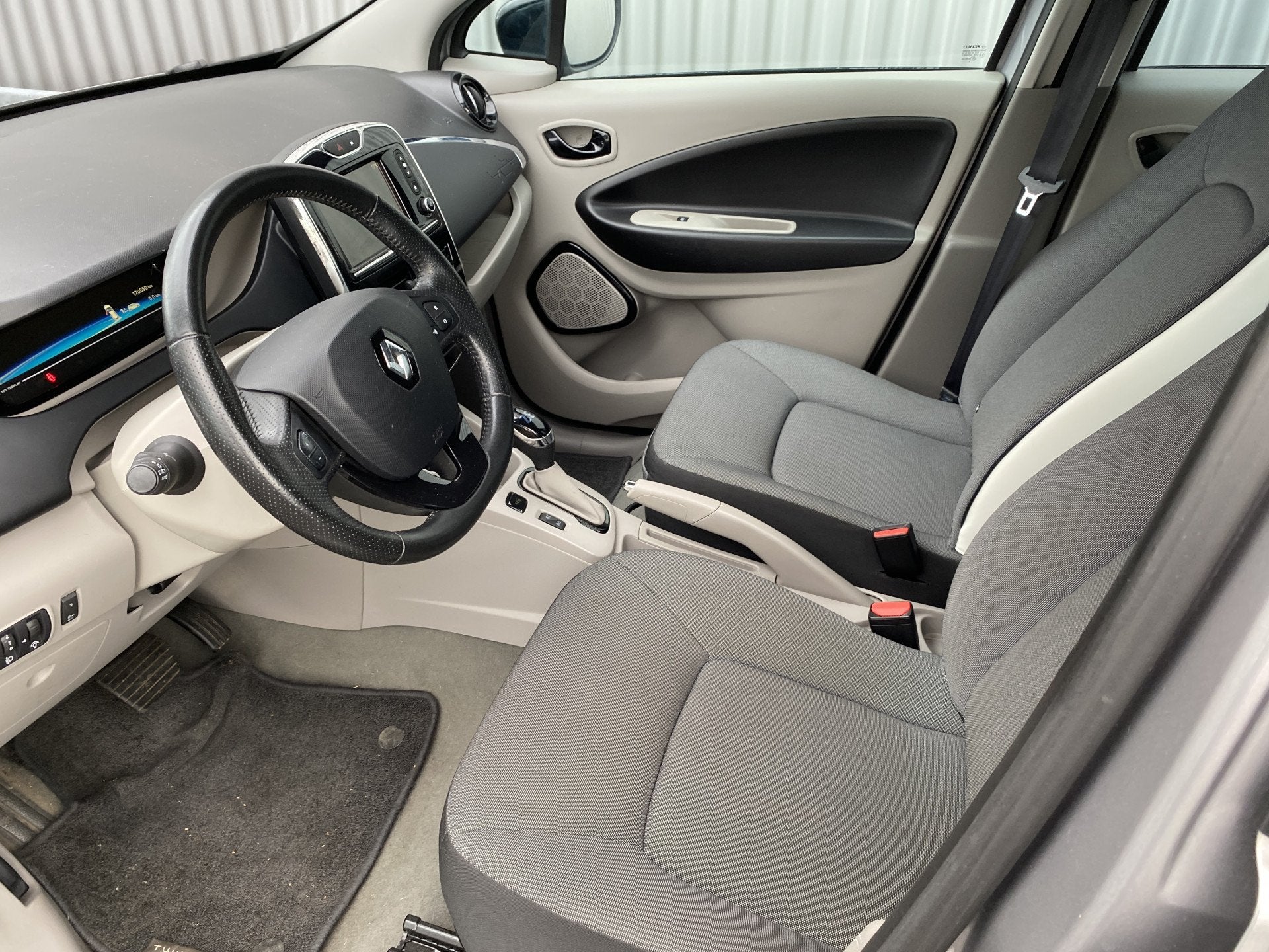 Renault ZOE Q210 Zen Quickcharge 22 kWh (ex Accu) 121Dkm, Cl, Auto's, Stof, Gebruikt, 31 min, Grijs
