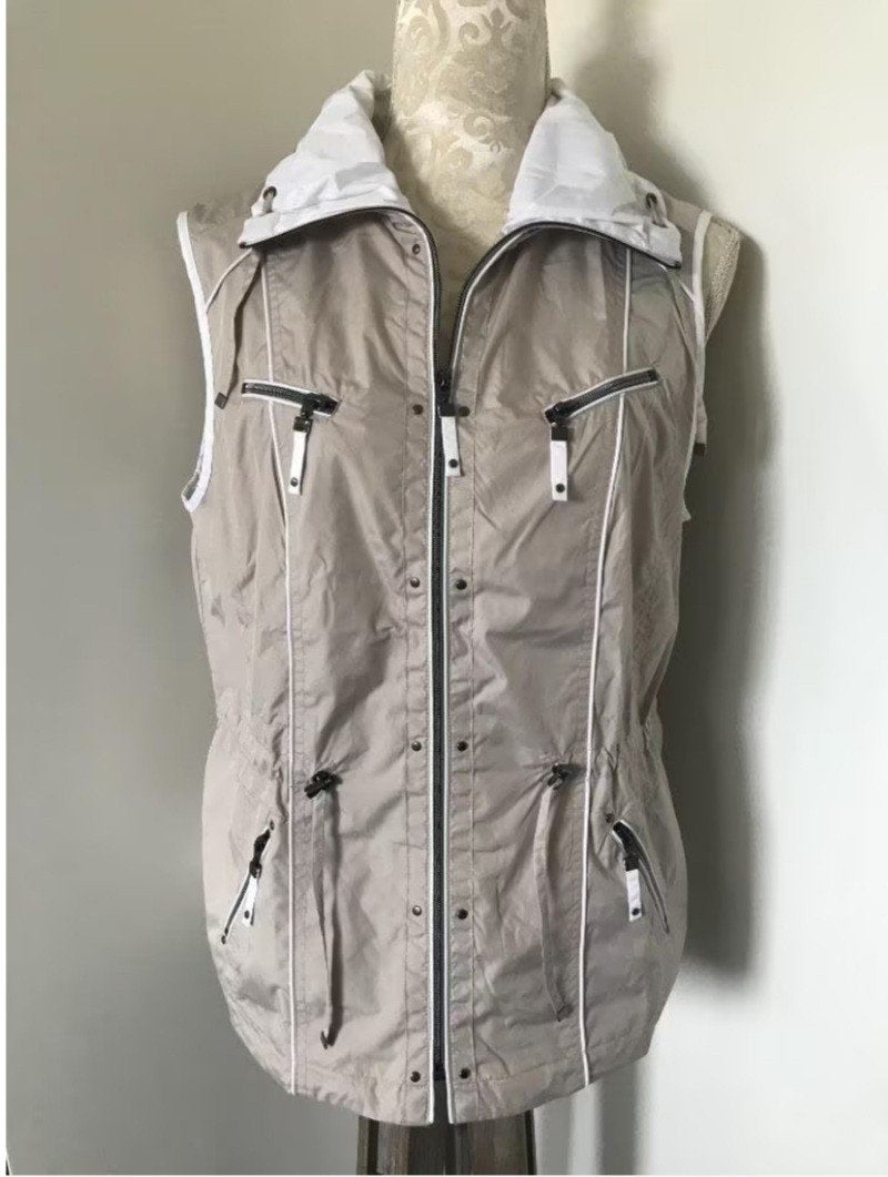 Nieuw Mouwloos Jasje, Maat 38/40 (M), Beige, Nieuw, Ophalen of Verzenden