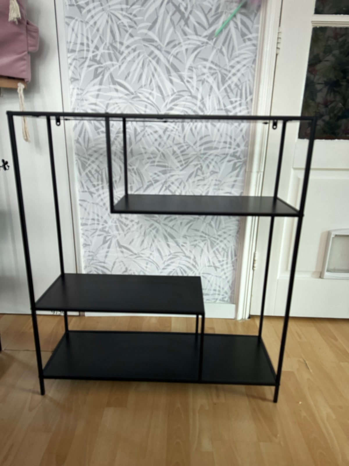 Zwart metalen rek/plank in uitstekende staat, Huis en Inrichting, Ophalen, Zo goed als nieuw