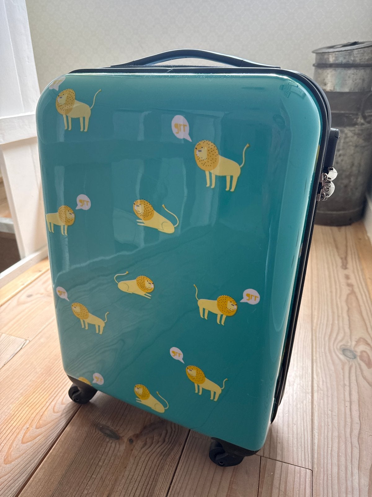 HEMA Koffer met leeuwenprint, Sieraden, Tassen en Uiterlijk, Koffers, Ophalen, 50 tot 60 cm, Hard kunststof, Slot